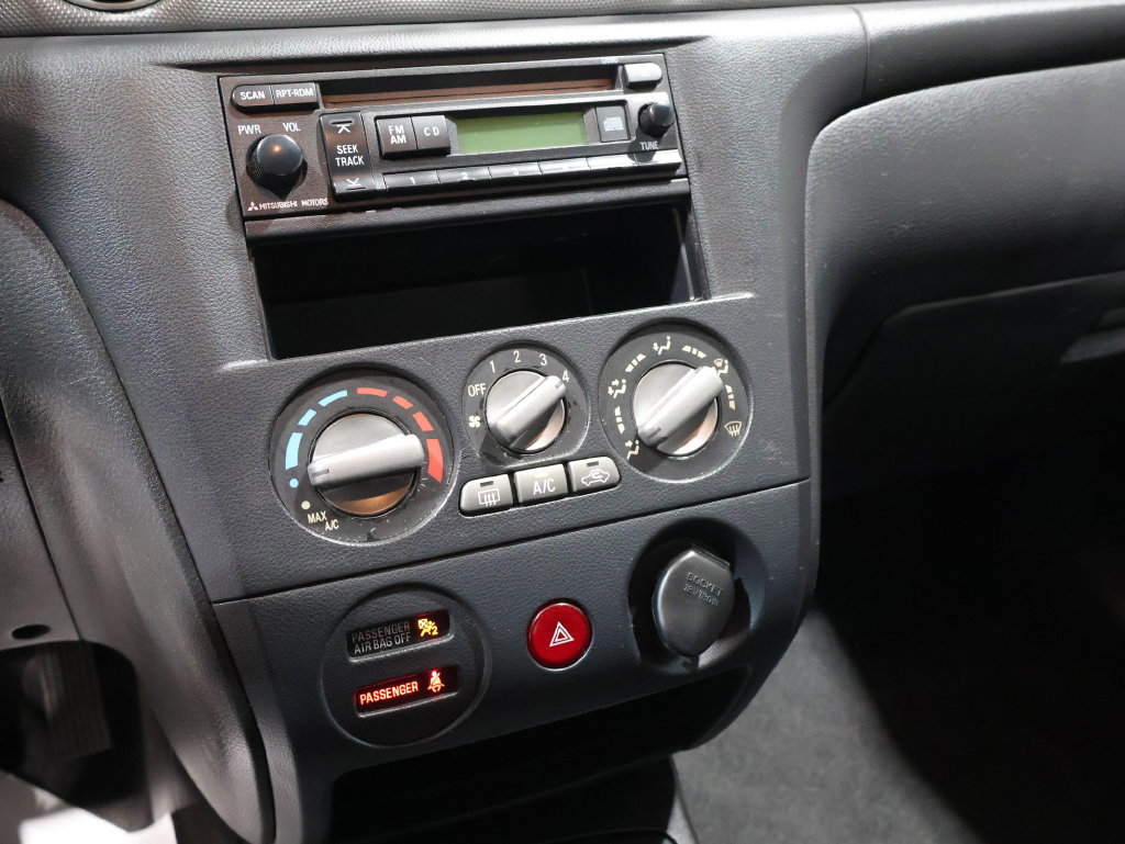 Used 2006 Mitsubishi Outlander LS AWD/4WD image 6