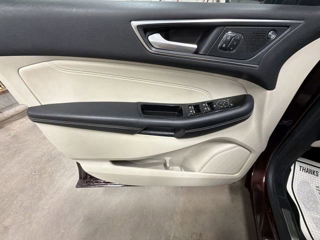 Used 2020 Ford Edge Titanium w/ Equipment Group 301A AWD/4WD image 27