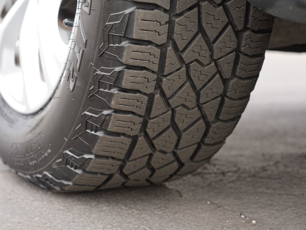 Used 2019 Jeep Cherokee Latitude w/ Popular Appearance Group image 28