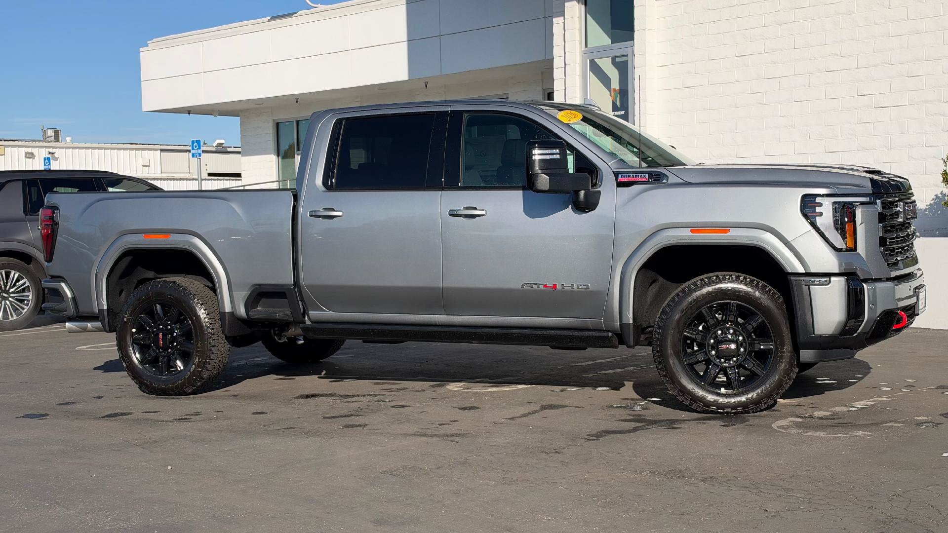 New 2026 GMC Sierra 2500 AT4 w/ AT4 Premium Plus Package AWD/4WD image 3