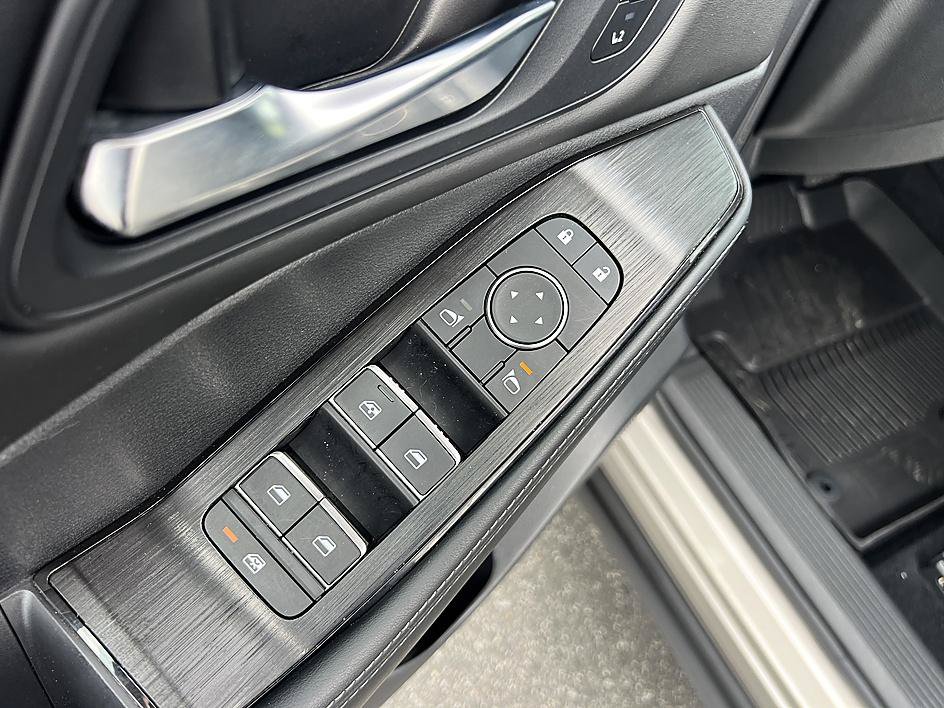 Certified 2025 Nissan Rogue SL w/ Tech Package AWD/4WD image 21