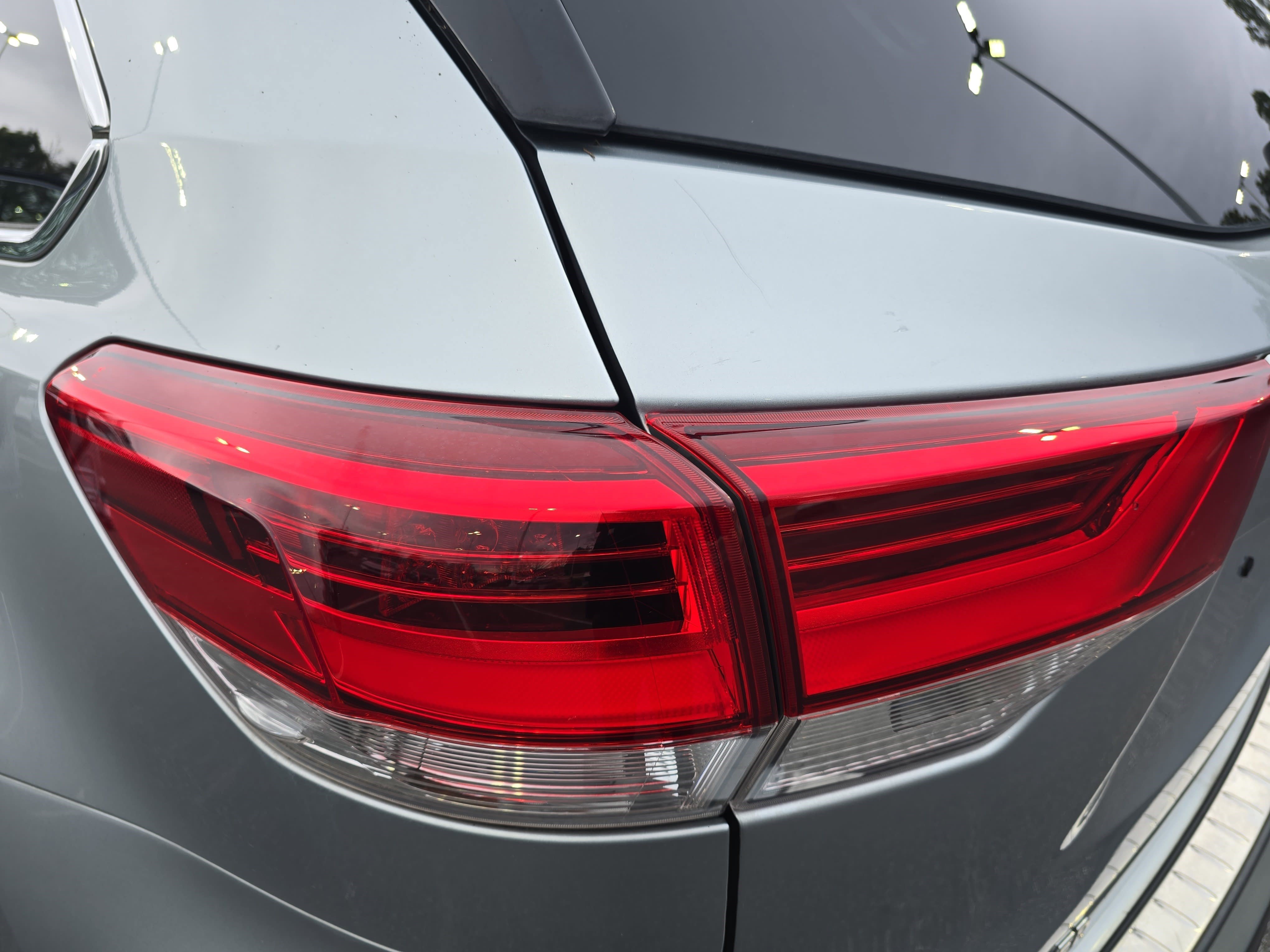 Used 2018 Toyota Highlander XLE image 33