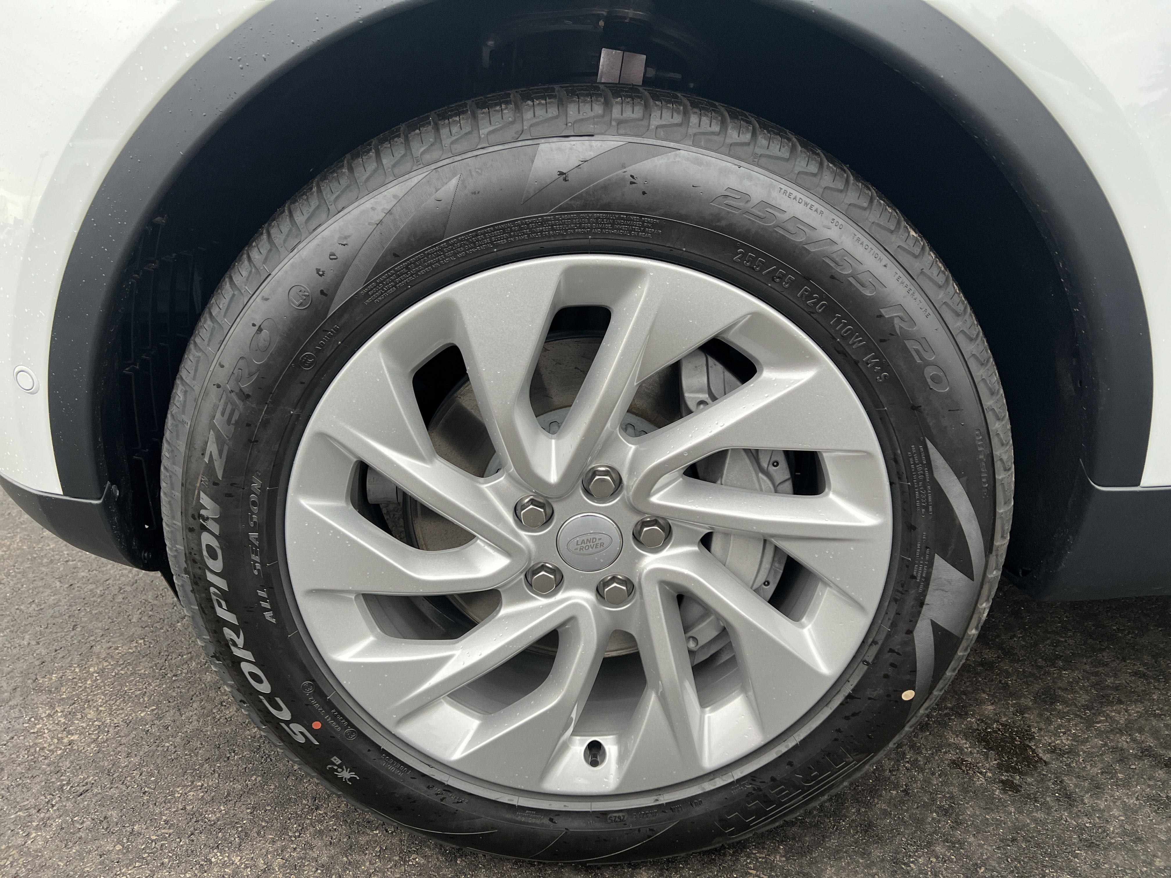 New 2026 Land Rover Discovery S image 6