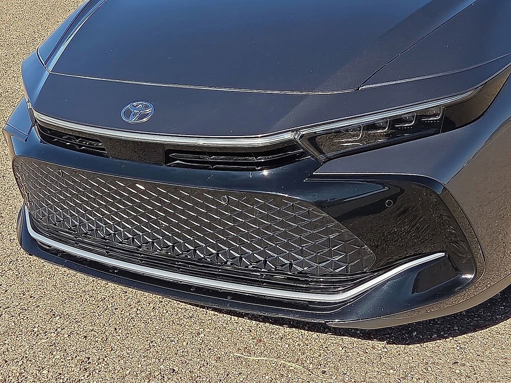 Used 2023 Toyota Crown Limited image 10