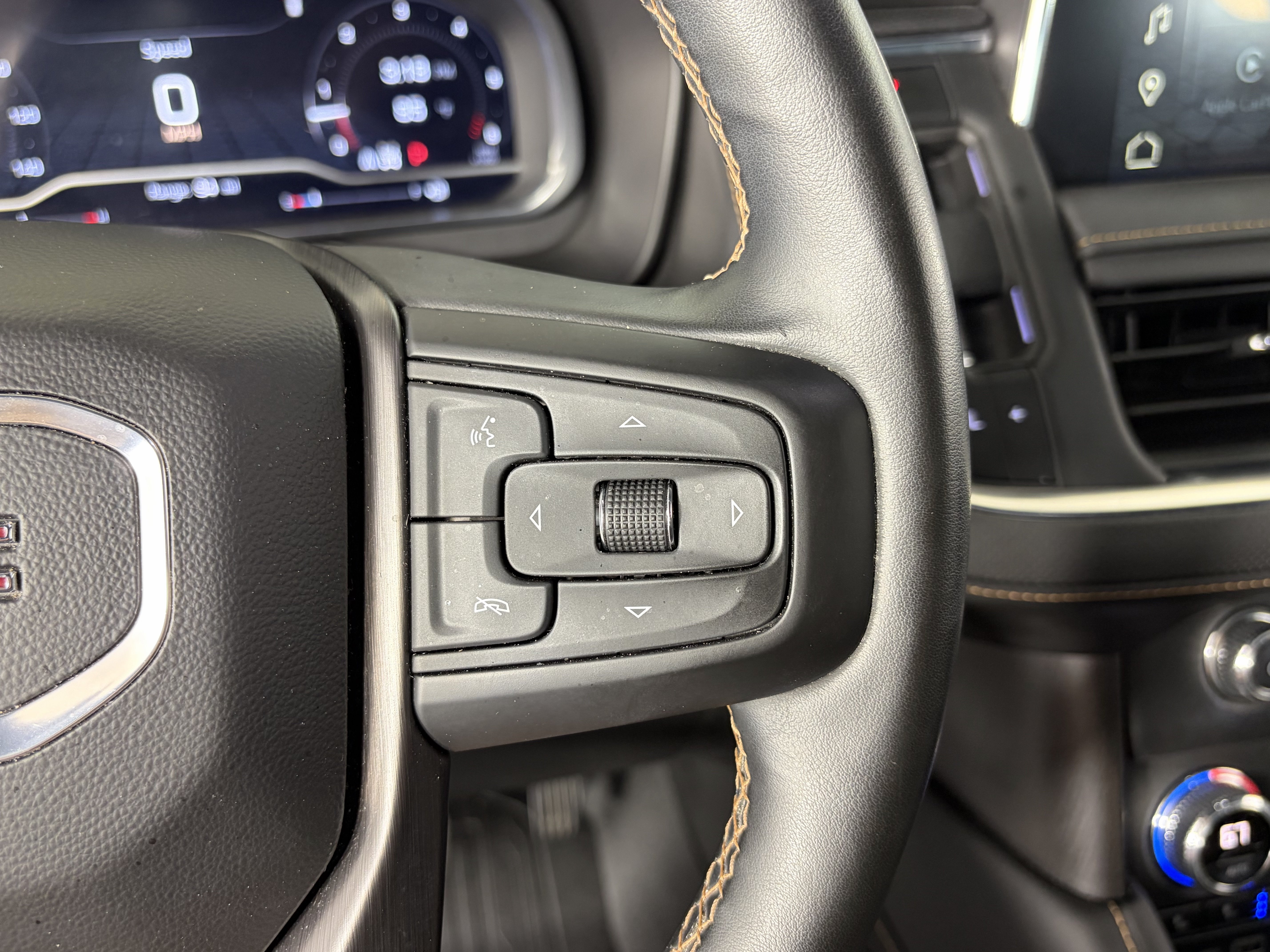 Used 2023 GMC Yukon AT4 w/ LPO, Floor Liner Package AWD/4WD image 34