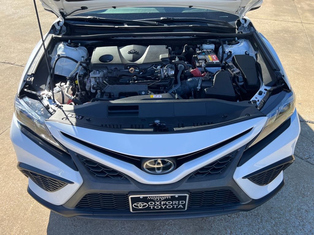 Used 2022 Toyota Camry SE image 13