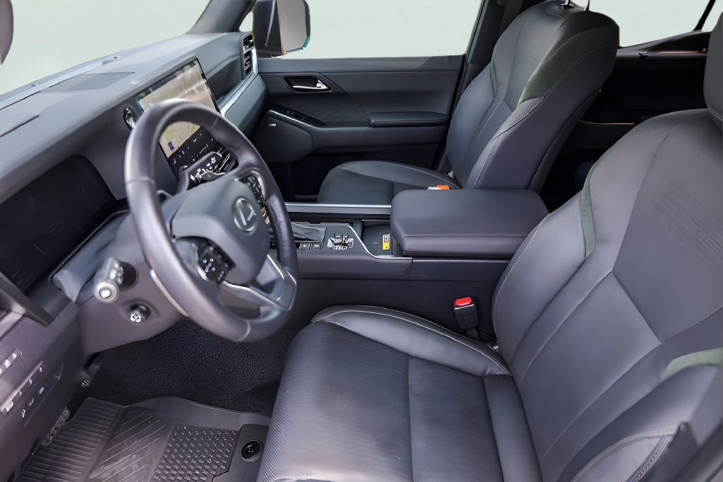 Used 2024 Lexus GX 550 AWD/4WD image 9