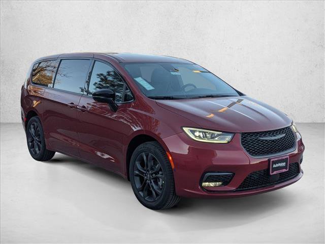 New 2026 Chrysler Pacifica Select AWD/4WD image 7