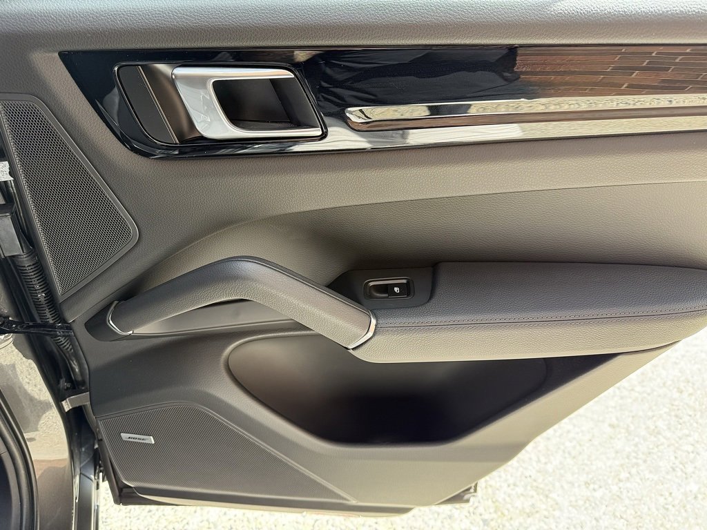 Certified 2023 Porsche Cayenne image 23