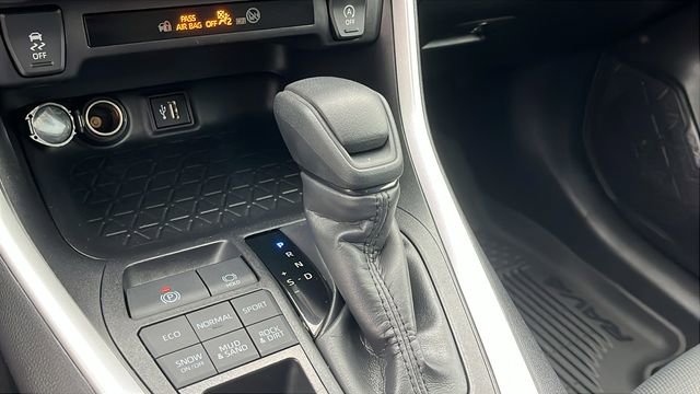 Certified 2025 Toyota RAV4 XLE AWD/4WD image 17