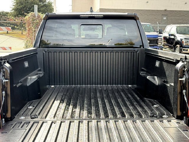 Used 2024 Toyota Tacoma SR5 AWD/4WD image 8
