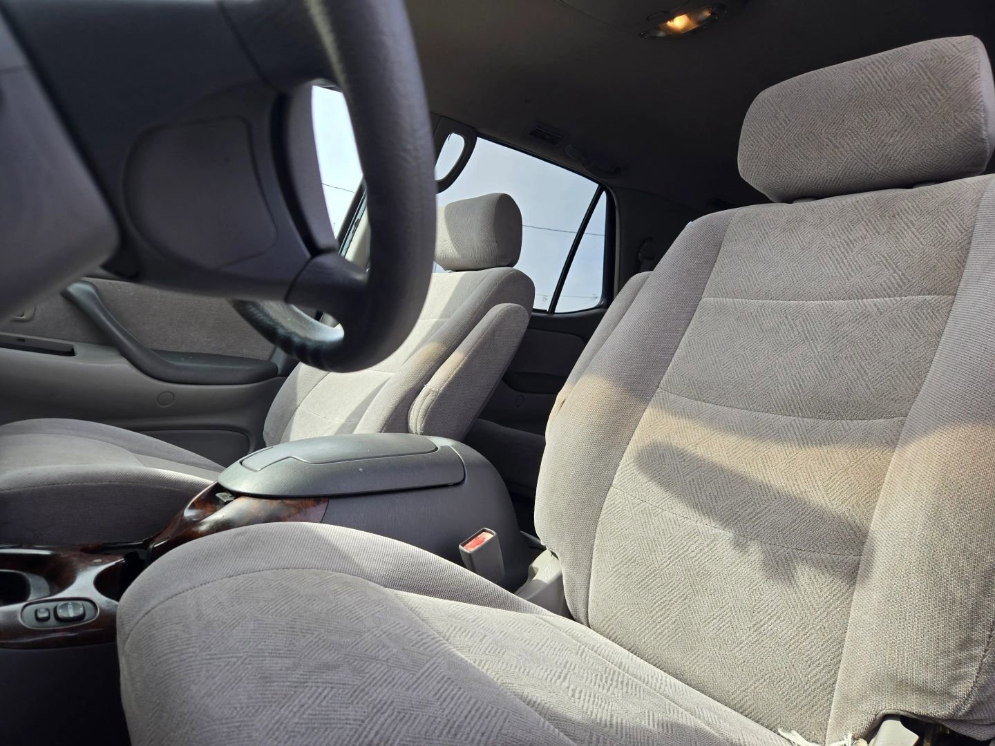 Used 2003 Toyota Sequoia SR5 image 10