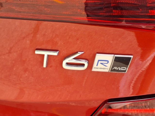 Used 2019 Volvo S60 T6 R-Design AWD/4WD image 12