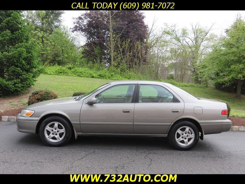 Used 2001 Toyota Camry LE FWD image 2