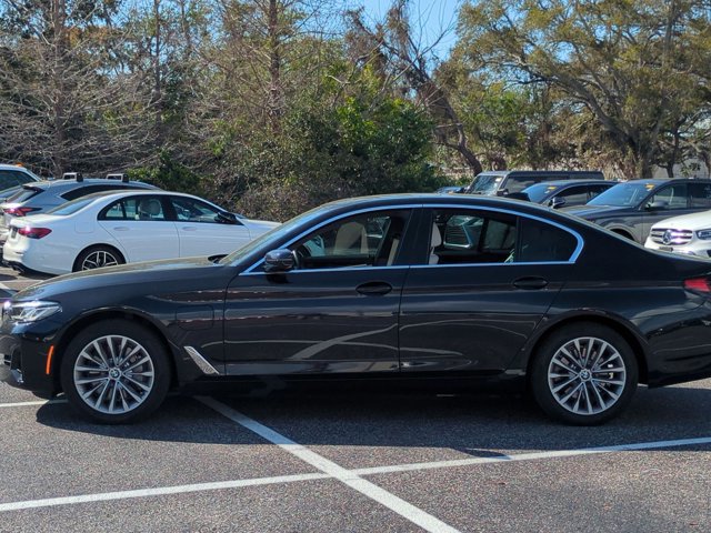 Used 2021 BMW 530e w/ Premium Package image 8