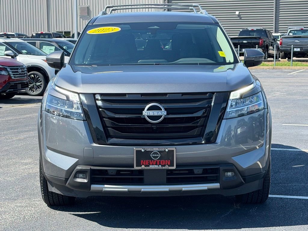 Used 2023 Nissan Pathfinder SL w/ Black Appearance Package FWD image 10