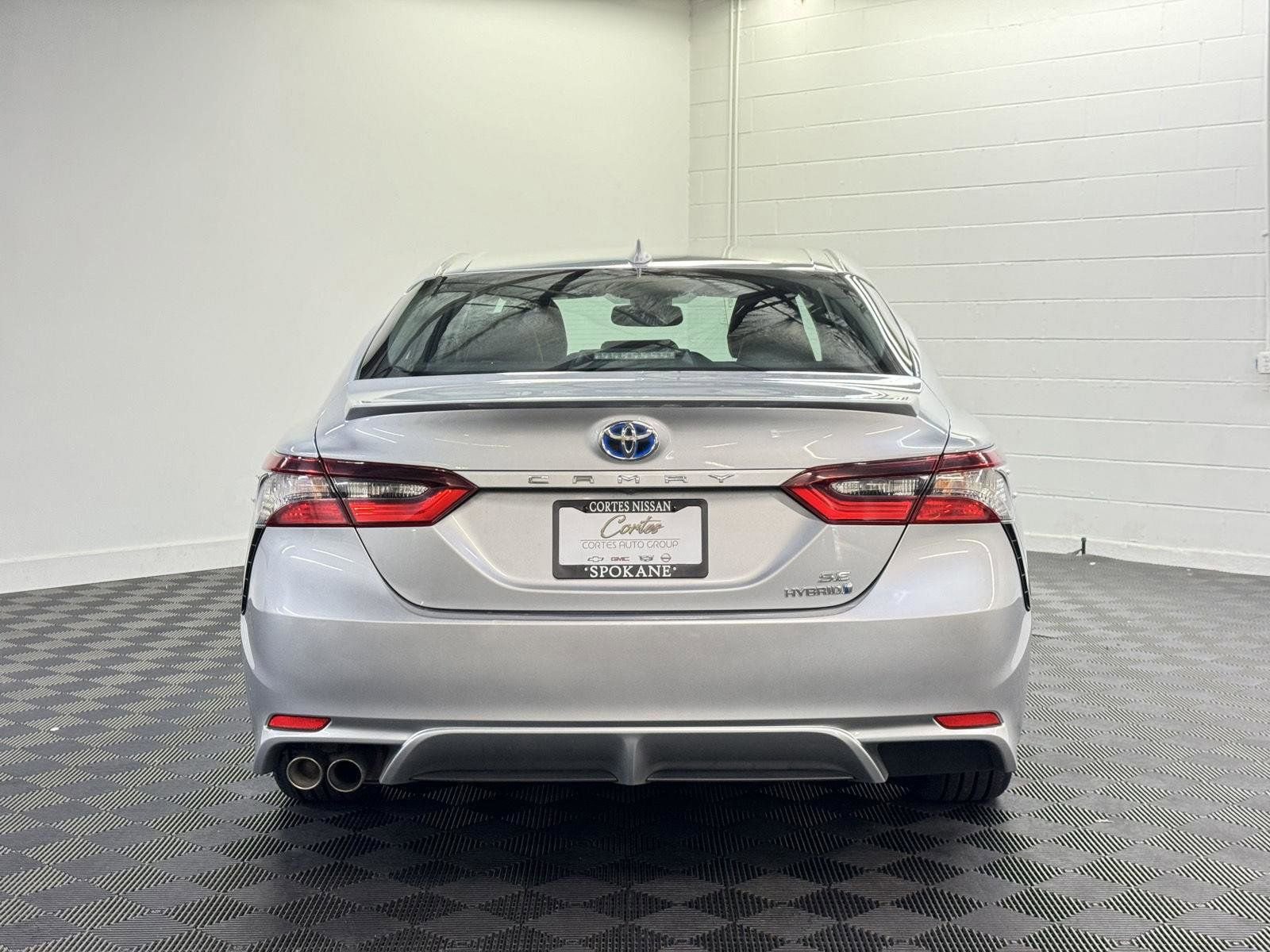 Used 2023 Toyota Camry SE image 6