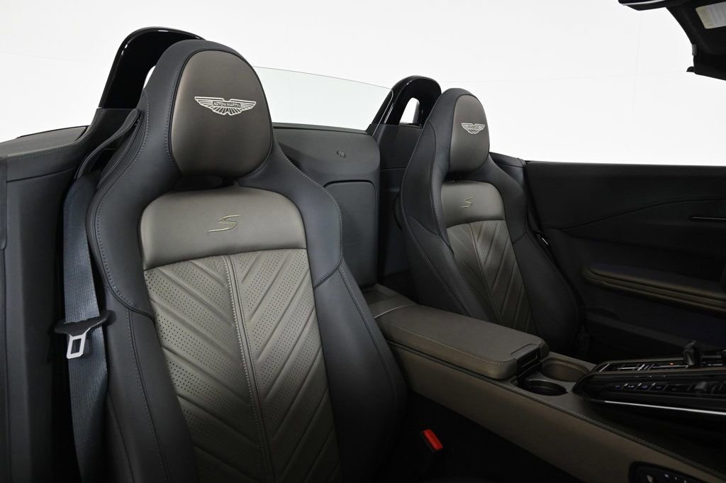 Used 2026 Aston Martin V8 Vantage S image 16