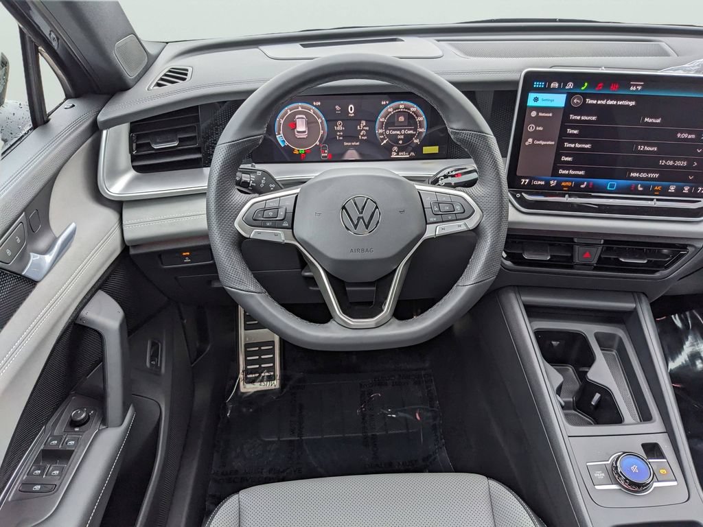 New 2026 Volkswagen Tiguan SE R-Line AWD/4WD image 17