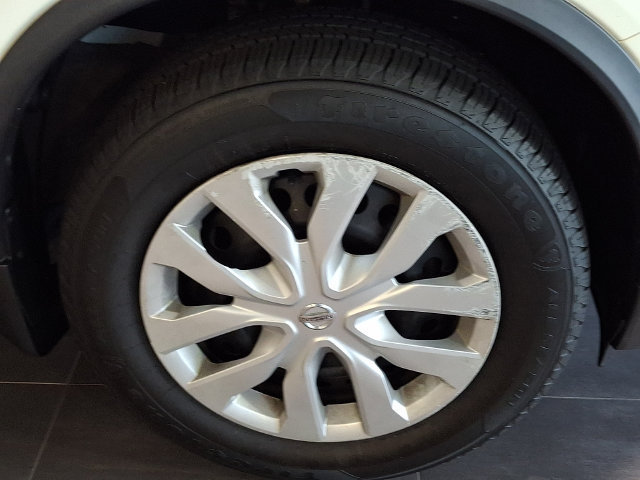 Used 2017 Nissan Rogue S AWD/4WD image 8
