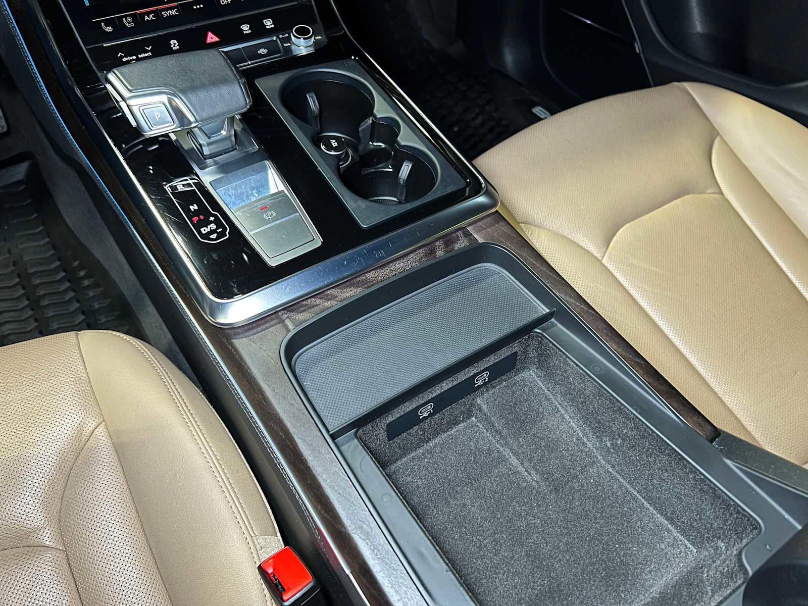 Used 2022 Audi Q8 Prestige image 37