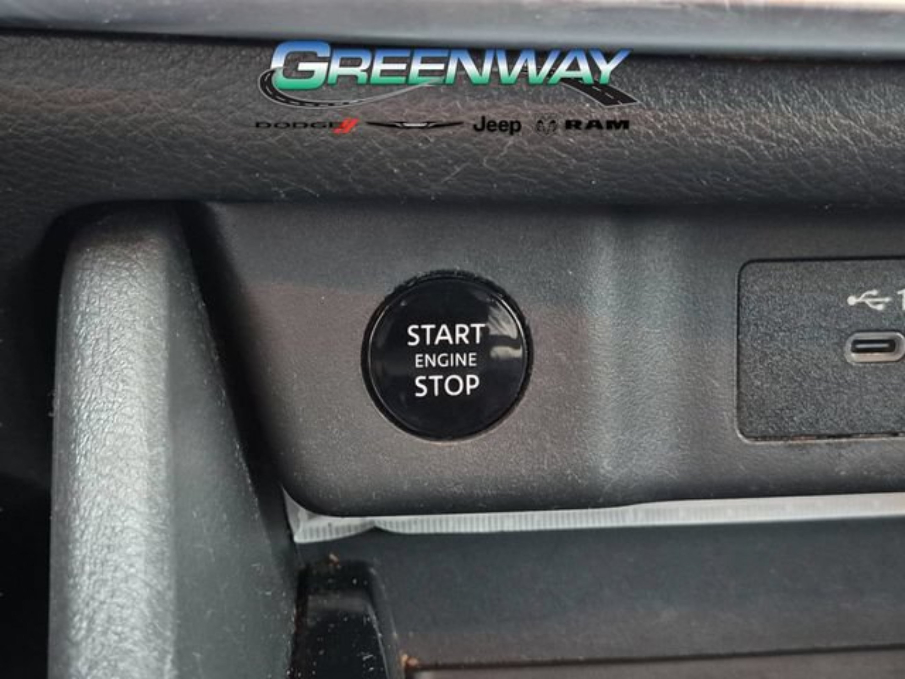 Used 2024 Nissan Rogue SV AWD/4WD image 25