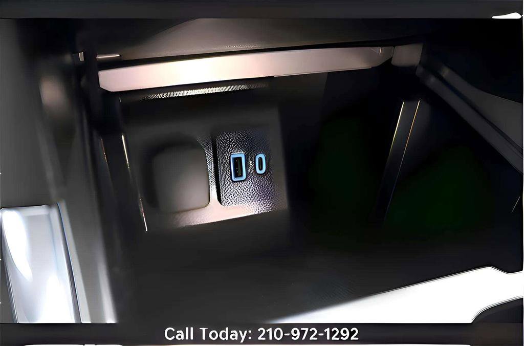 Used 2023 Ford Explorer King Ranch w/ Technology Package RWD image 21