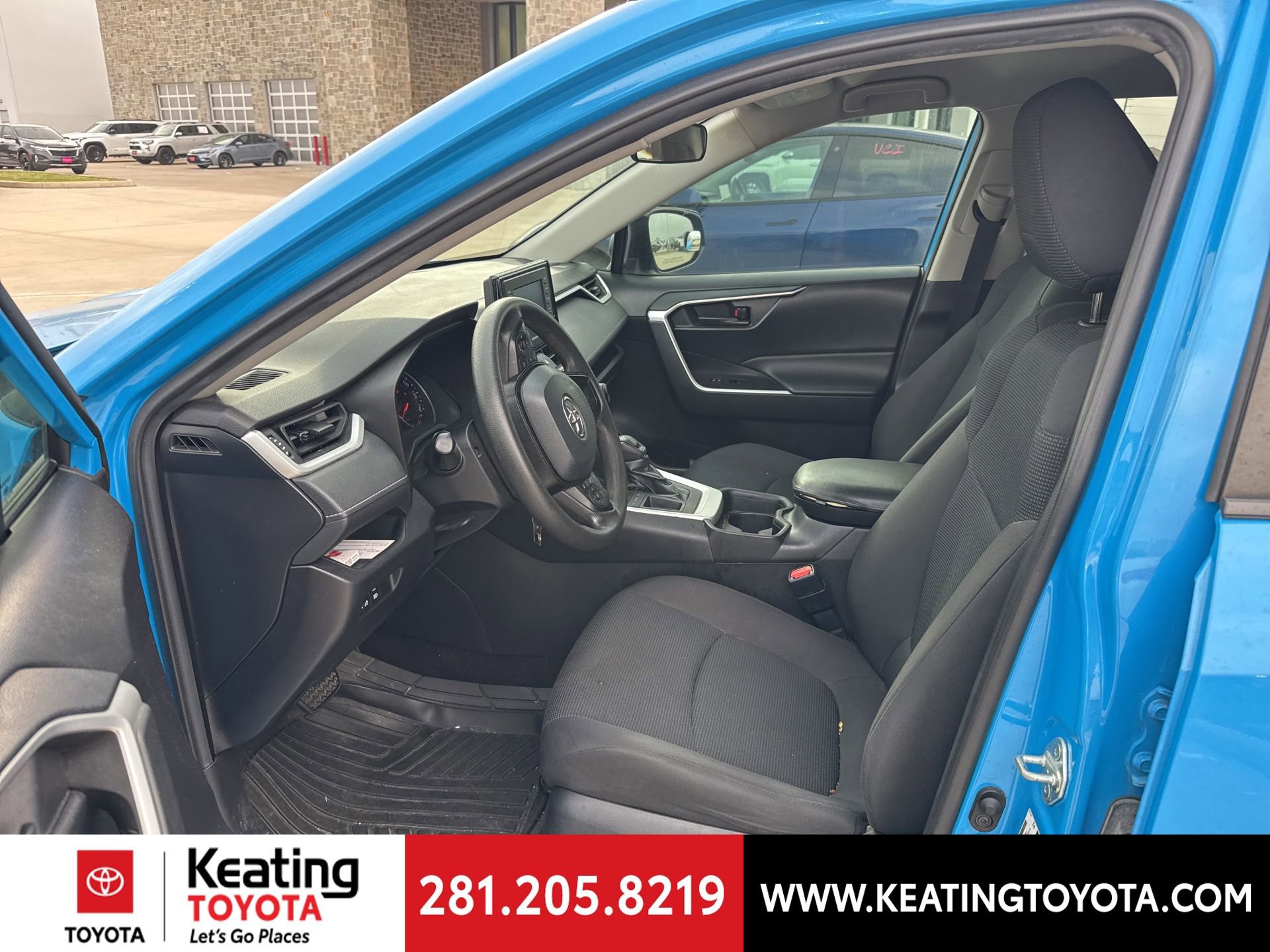 Used 2021 Toyota RAV4 LE image 14