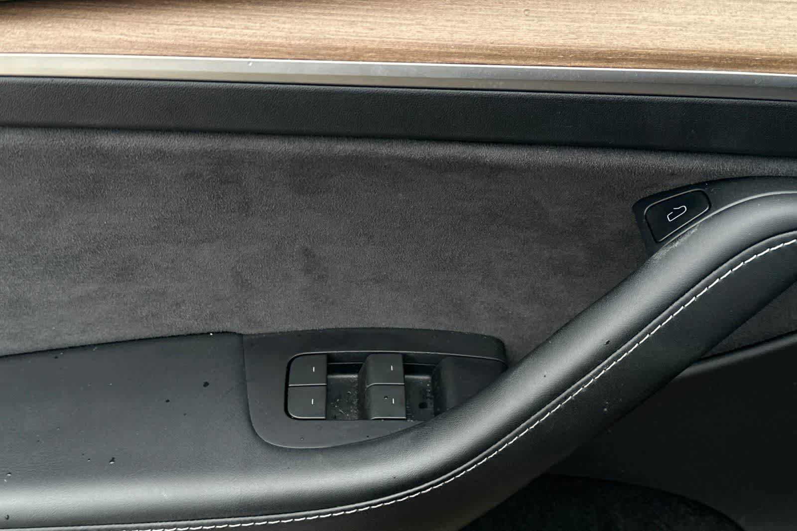 Used 2023 Tesla Model Y Performance AWD/4WD image 15