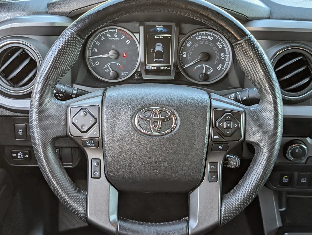 Used 2021 Toyota Tacoma TRD Off-Road w/ Technology Package AWD/4WD image 11