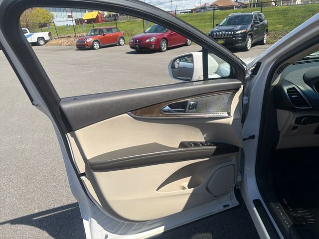 Used 2017 Lincoln MKX Select w/ Lincoln MKX Climate Package AWD/4WD image 30