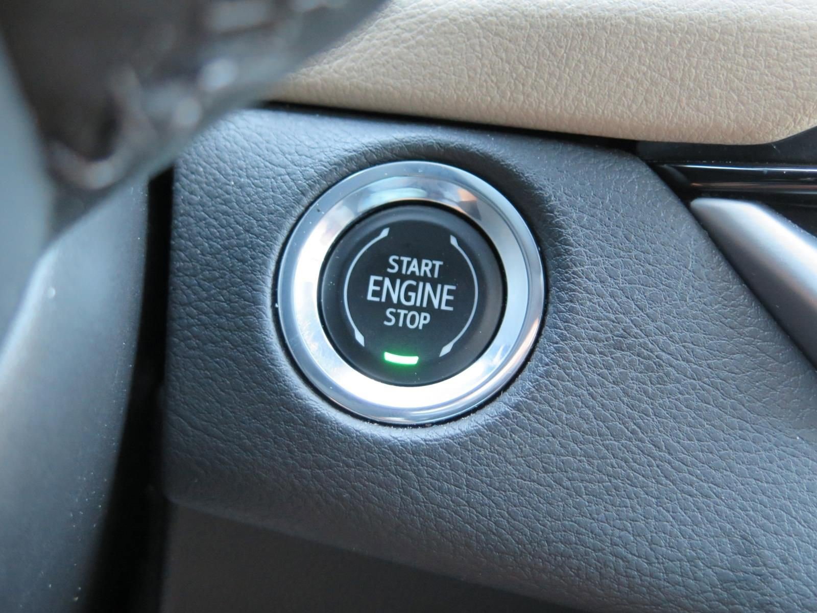 Certified 2024 Cadillac XT4 Premium Luxury image 18