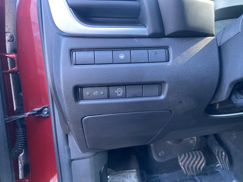 Used 2023 Nissan Rogue SV image 13