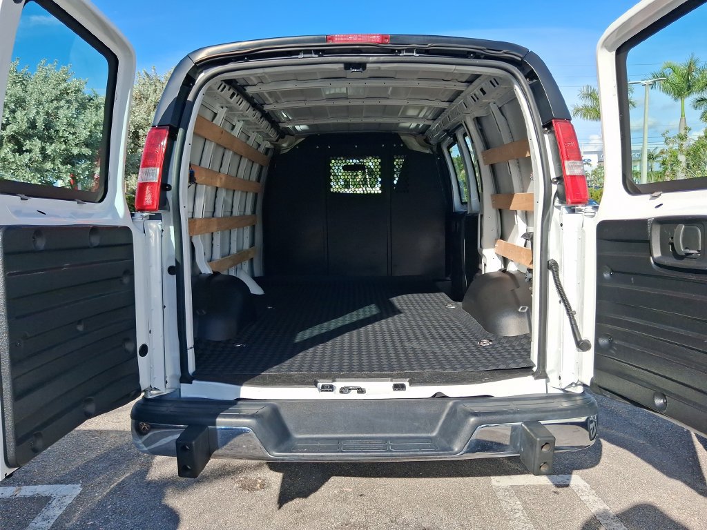 Used 2025 Chevrolet Express 2500 w/ Driver Convenience Package RWD image 12