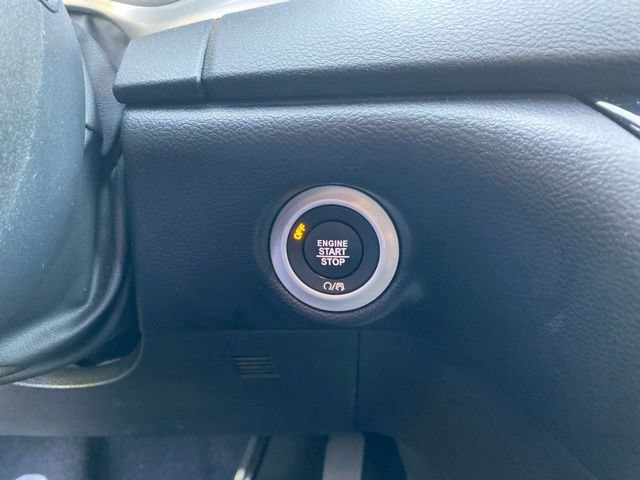 Used 2025 Chrysler Pacifica Select FWD image 23