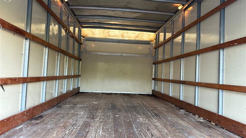 Used 2002 Ford E-350 and Econoline 350 Super Duty image 4