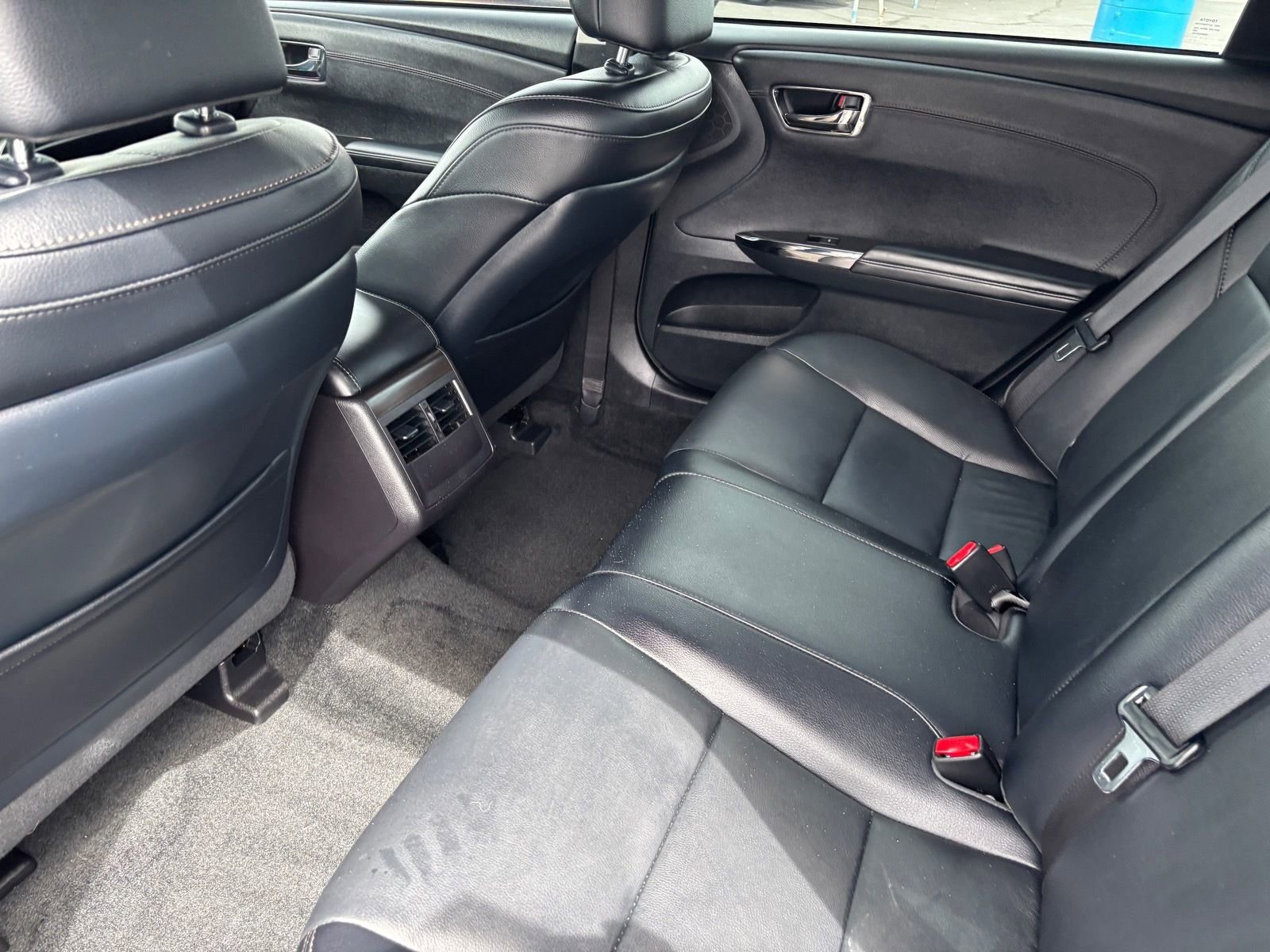 Used 2018 Toyota Avalon XLE Premium w/ Carpet Mat Package image 18