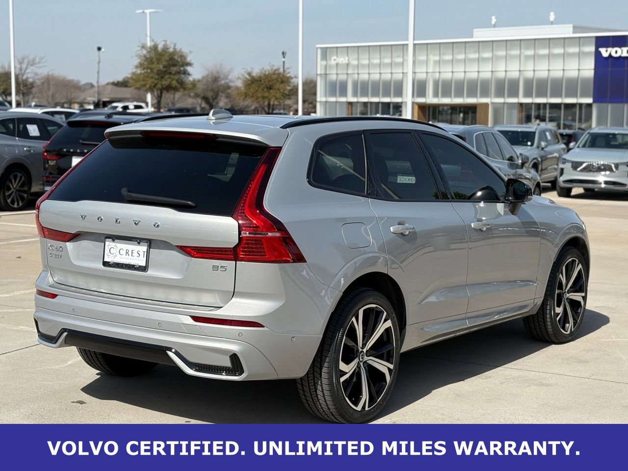 Certified 2023 Volvo XC60 B5 Ultimate w/ Climate Package image 8