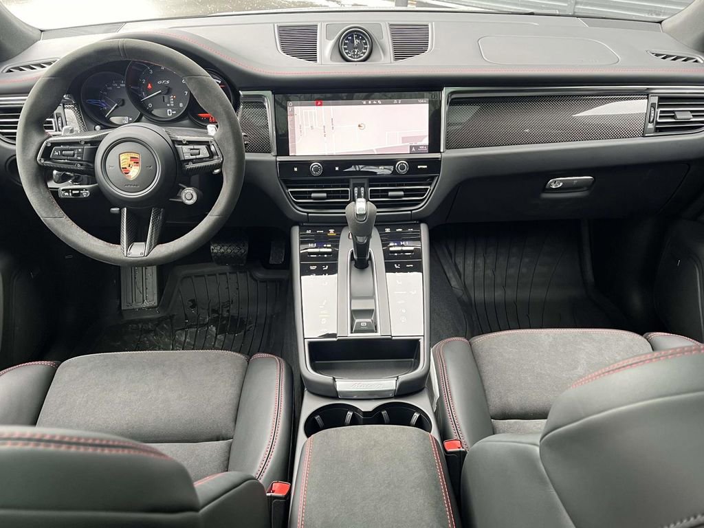 New 2026 Porsche Macan GTS image 15