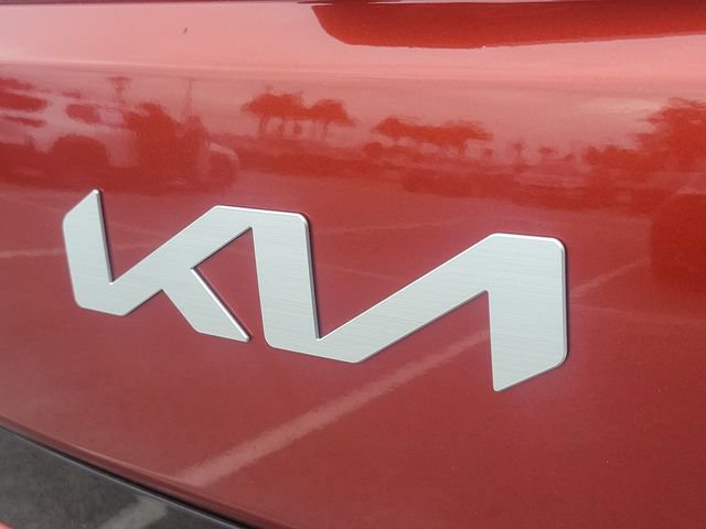 Used 2025 Kia Soul LX w/ LX Technology Package FWD image 8