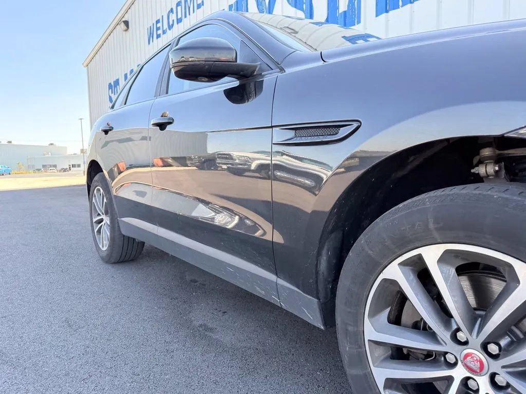 Used 2017 Jaguar F-PACE Prestige AWD/4WD image 11