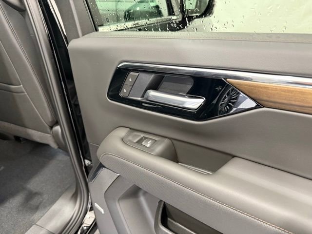 New 2026 Chevrolet Suburban High Country AWD/4WD image 30