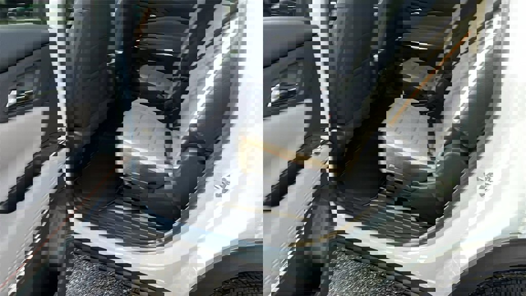 New 2026 Chevrolet Traverse LT image 17