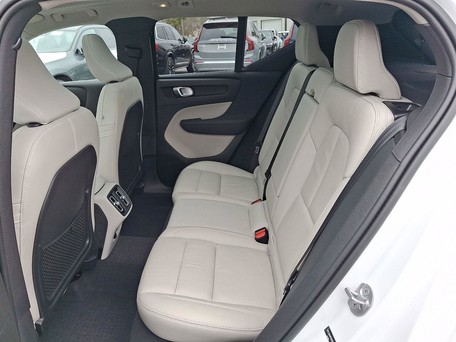 Certified 2023 Volvo XC40 B5 Ultimate w/ Protection Package Premier AWD/4WD image 10