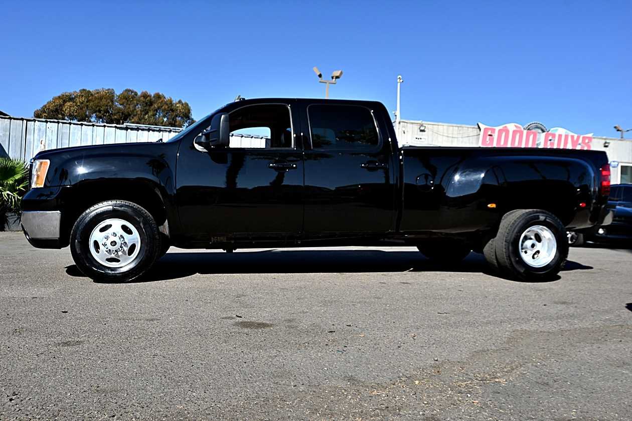 Used 2007 GMC Sierra 3500 SLT w/ Entertainment Package RWD image 4