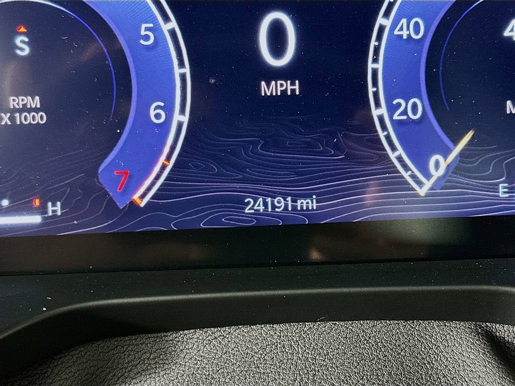 Used 2024 Jeep Grand Cherokee Limited w/ Black Appearance Package image 13