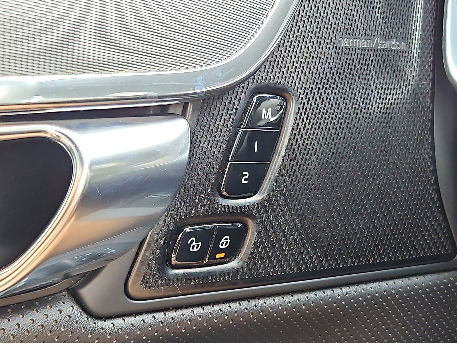 Used 2020 Volvo S90 T6 R-Design image 26