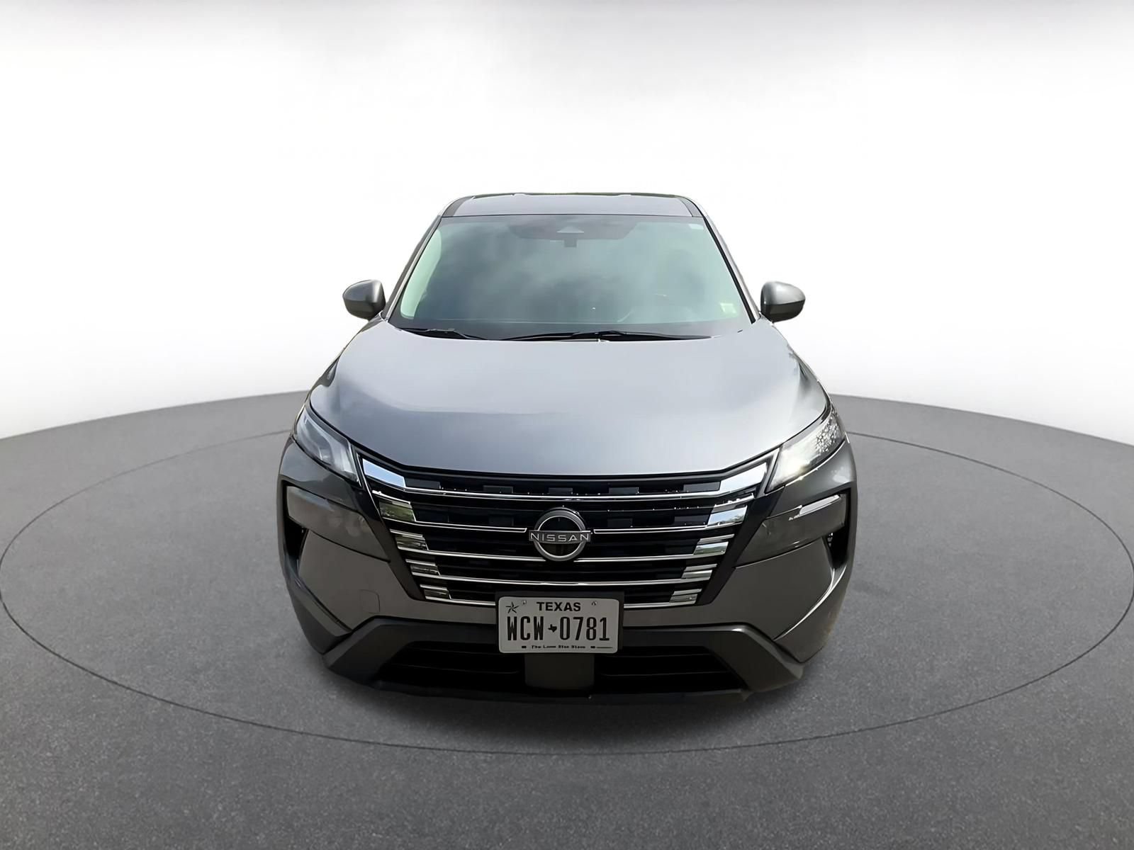 Used 2025 Nissan Rogue SV FWD image 3