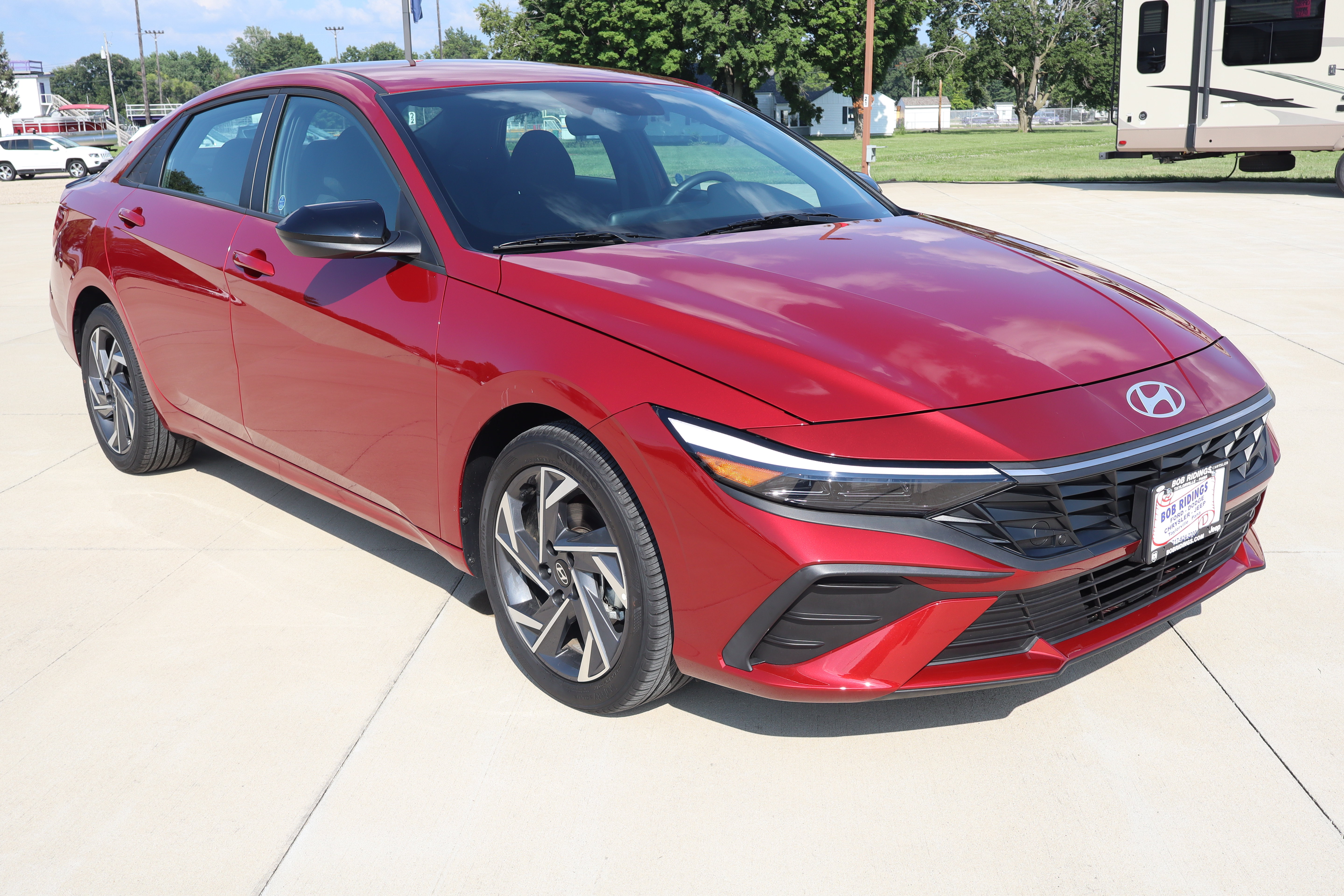 Used 2025 Hyundai Elantra Sport FWD image 3
