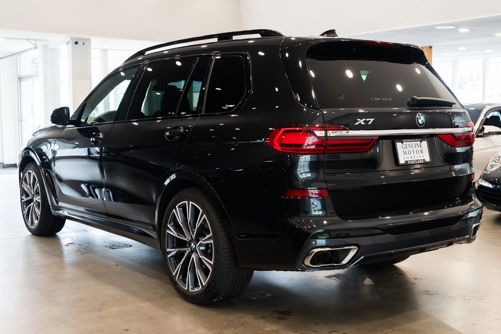 Used 2022 BMW X7 xDrive40i w/ M Sport Package image 6